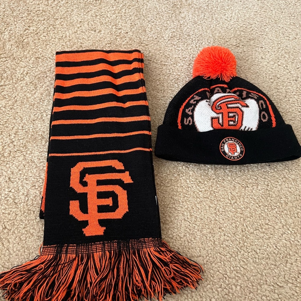 Giants scarf and hoodie